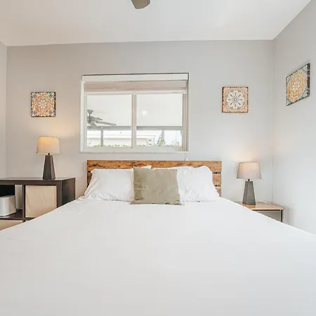 Home With A Pool Close To Beach And Fll Airport Pool Heated October- March